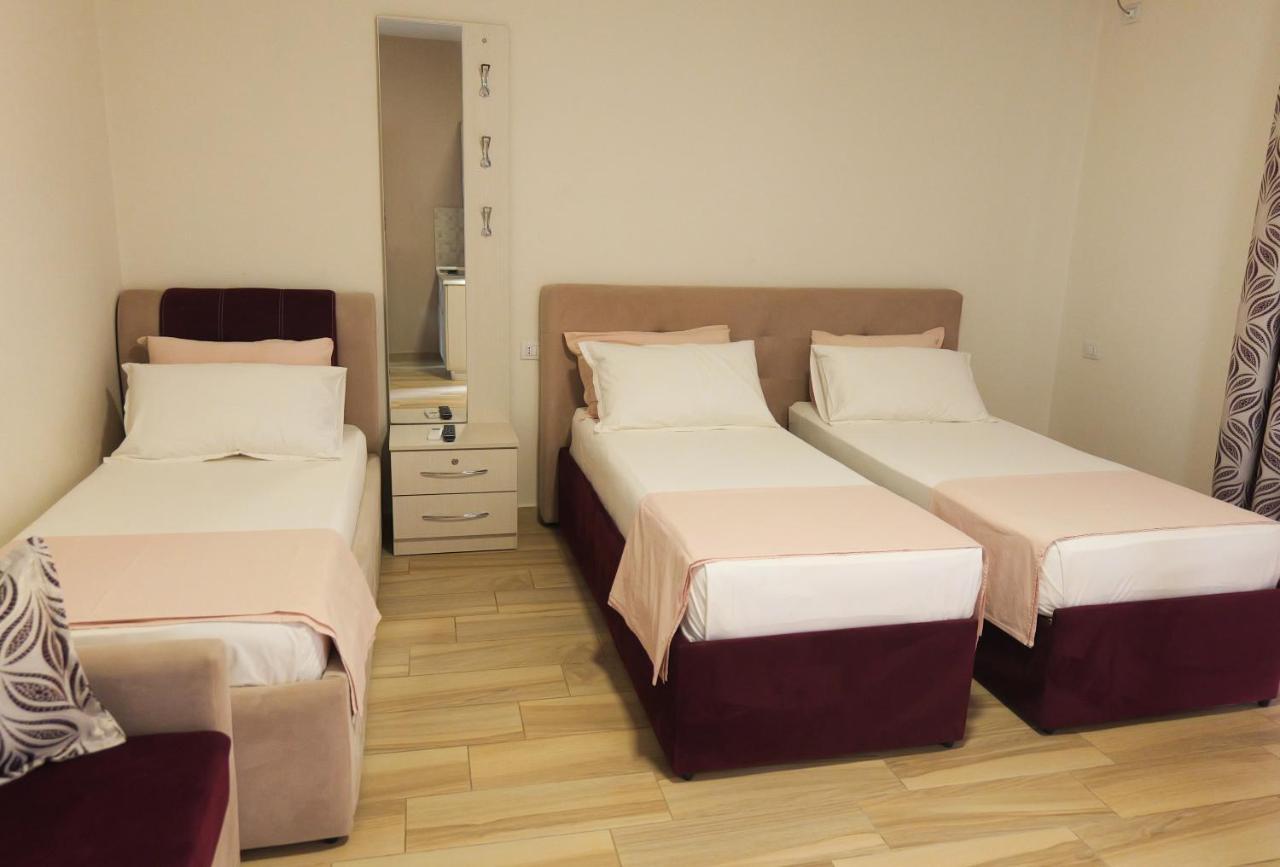 Hotel Vila Dedej Durrës Exteriör bild
