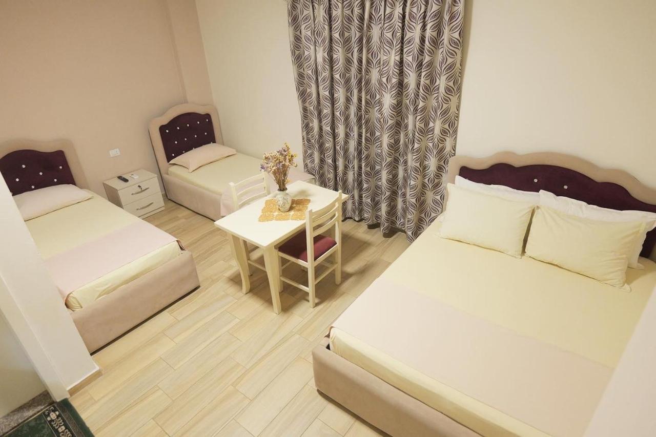 Hotel Vila Dedej Durrës Exteriör bild