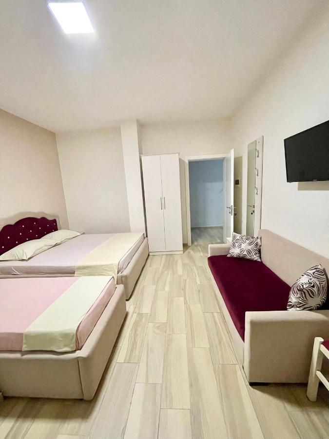 Hotel Vila Dedej Durrës Exteriör bild