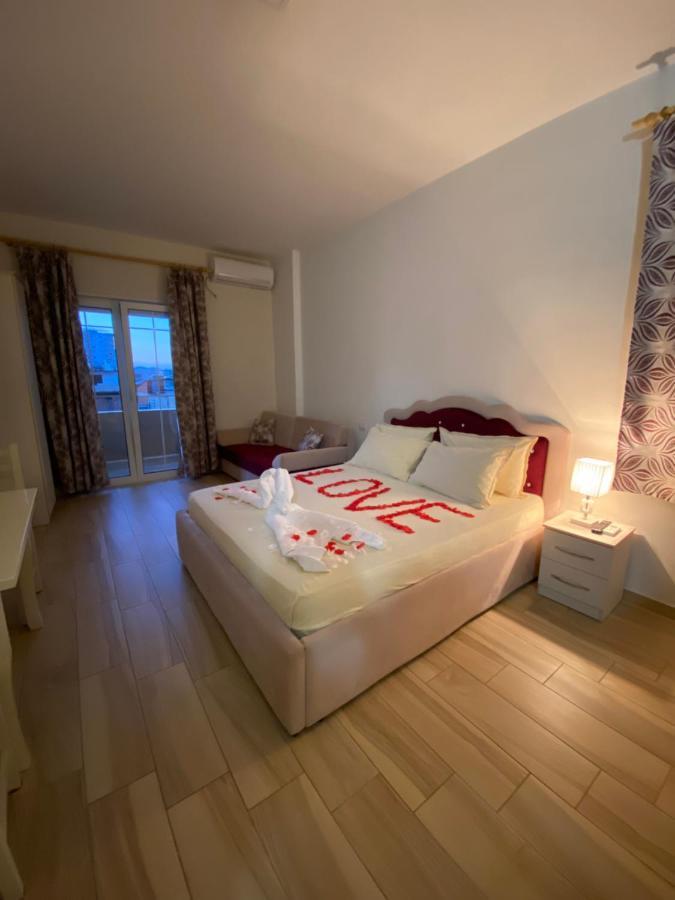 Hotel Vila Dedej Durrës Exteriör bild