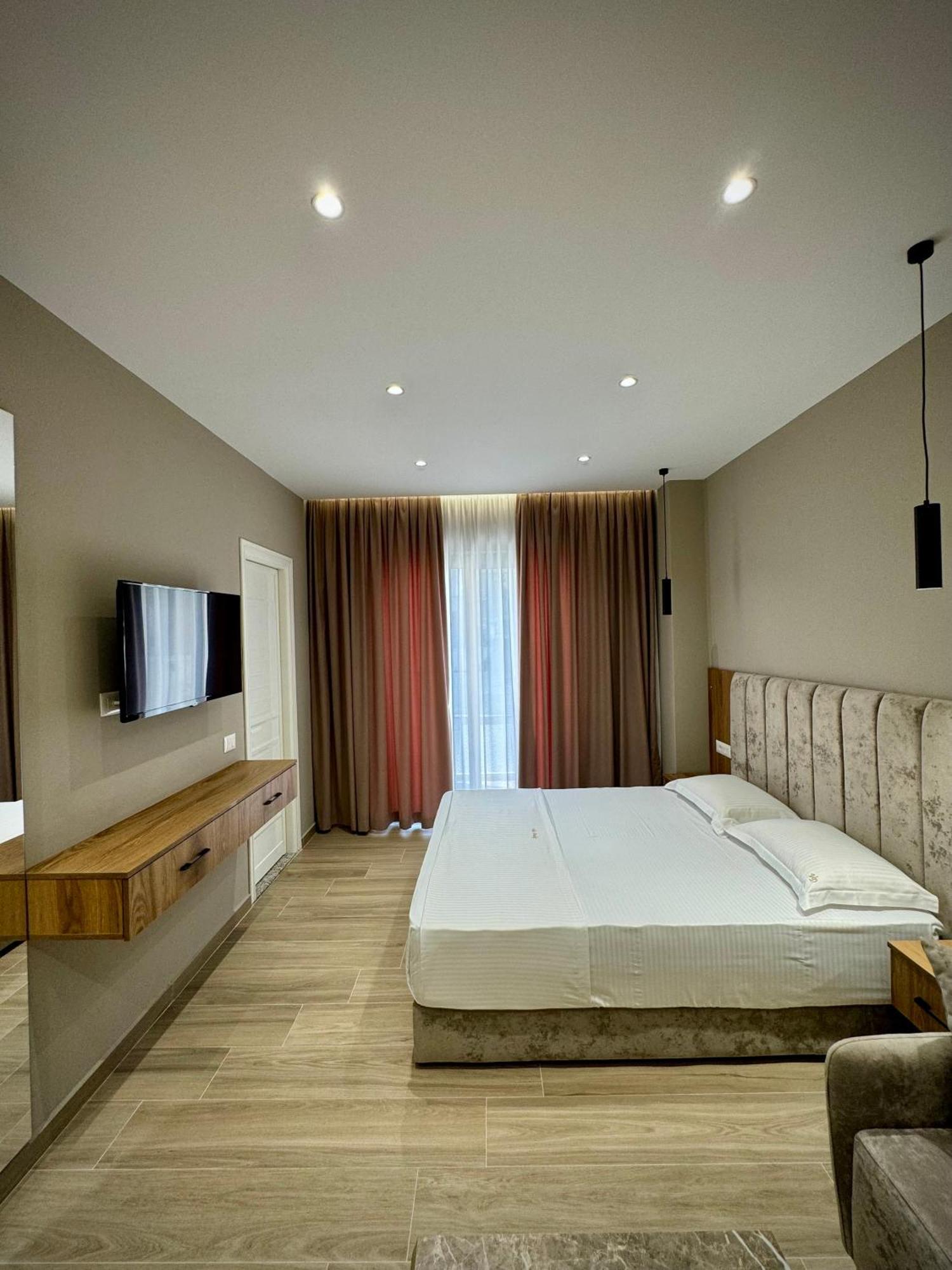 Hotel Vila Dedej Durrës Exteriör bild