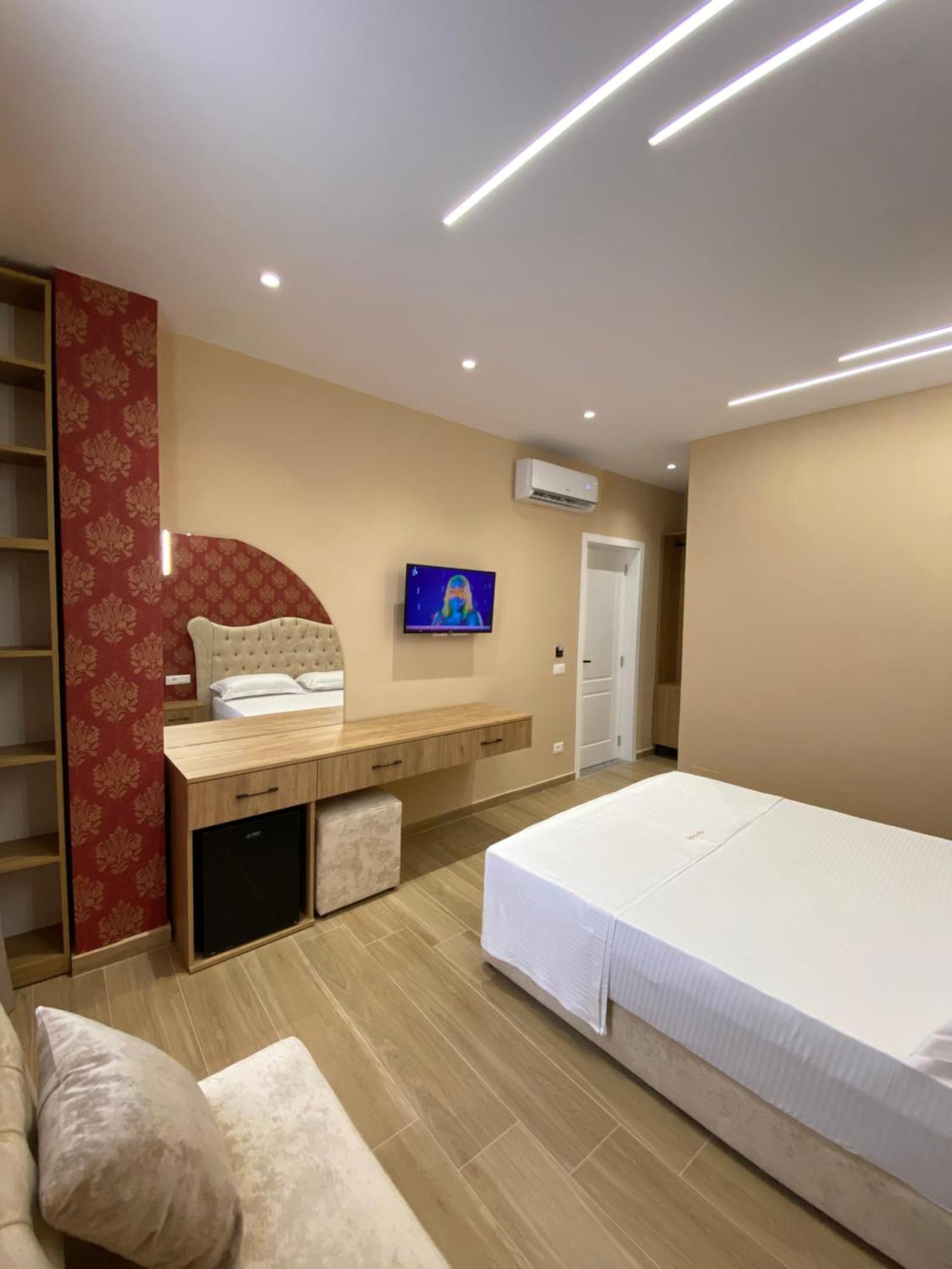 Hotel Vila Dedej Durrës Exteriör bild