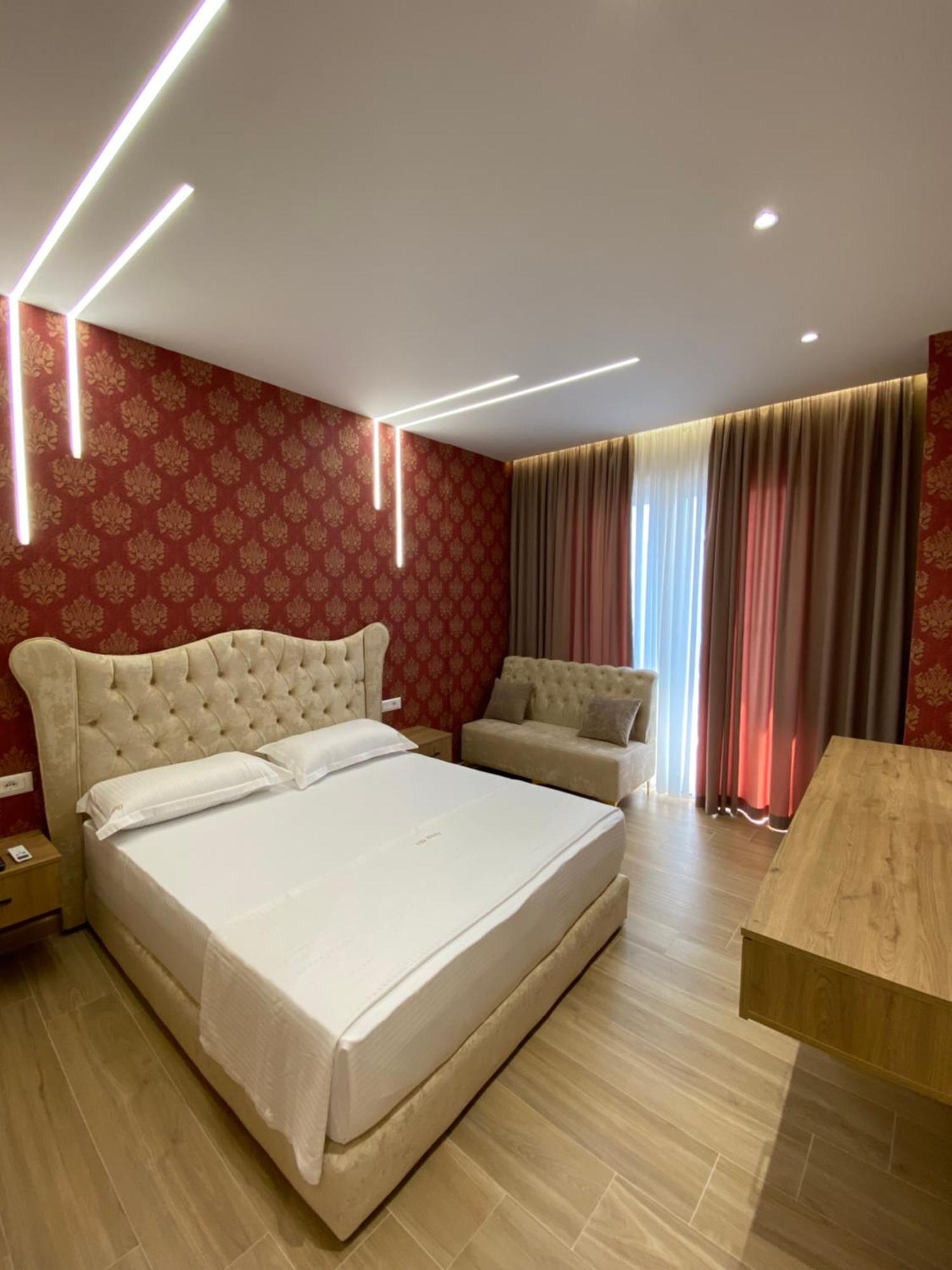 Hotel Vila Dedej Durrës Exteriör bild
