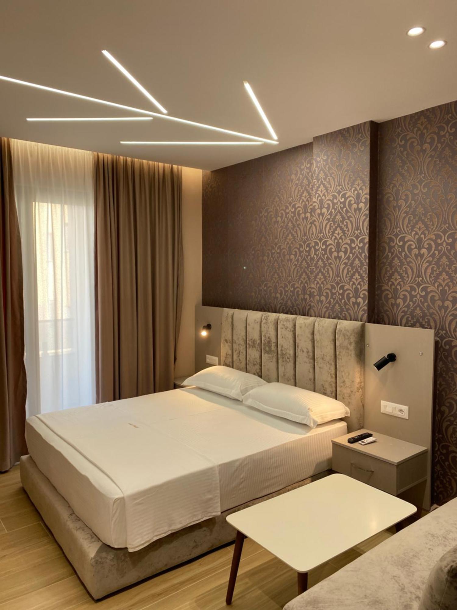 Hotel Vila Dedej Durrës Exteriör bild